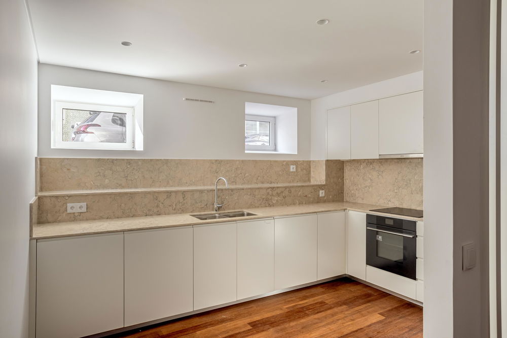 3-bedroom duplex apartment with patio, in Palmira 28, Lisbon 1971522692