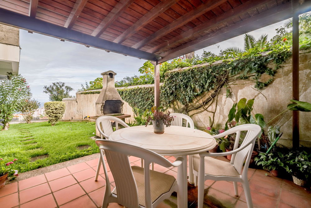 5-bedroom villa with sea view in Funchal Madeira 1139786333