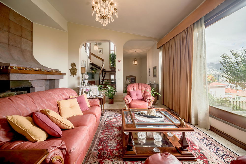5-bedroom villa with sea view in Funchal Madeira 1139786333