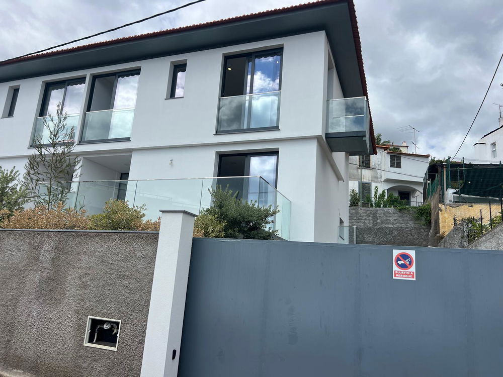 3-bedroom house with sea view in Santa Luzia, Funchal 2393445188