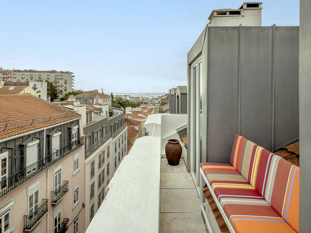 3-bedroom duplex apartment with garage, in São Bento, Lisbon 1630747300