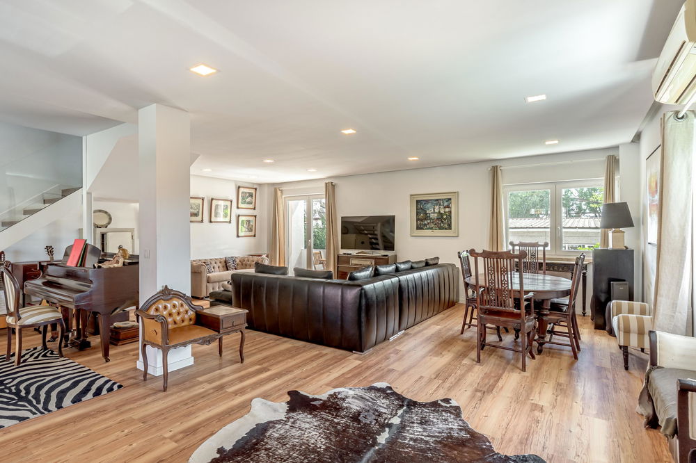 Renovated 4-bedroom villa, garage, Barcarena, Oeiras 1033956586