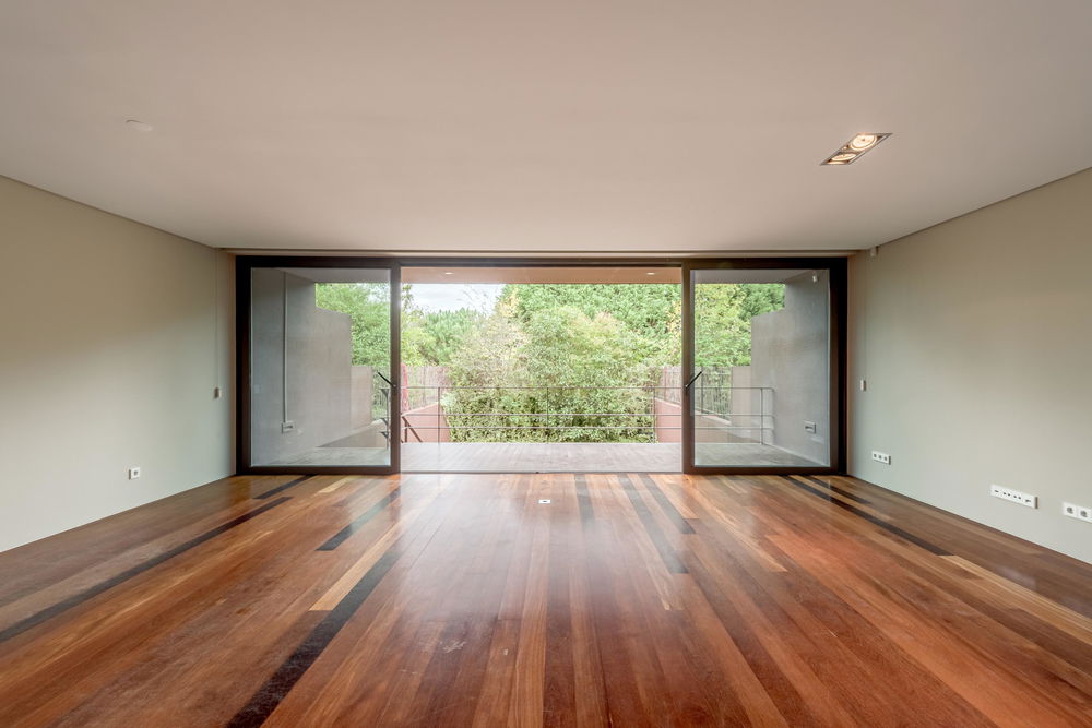 T5+1 villa with garden and garage in Boavista Porto 1748497134