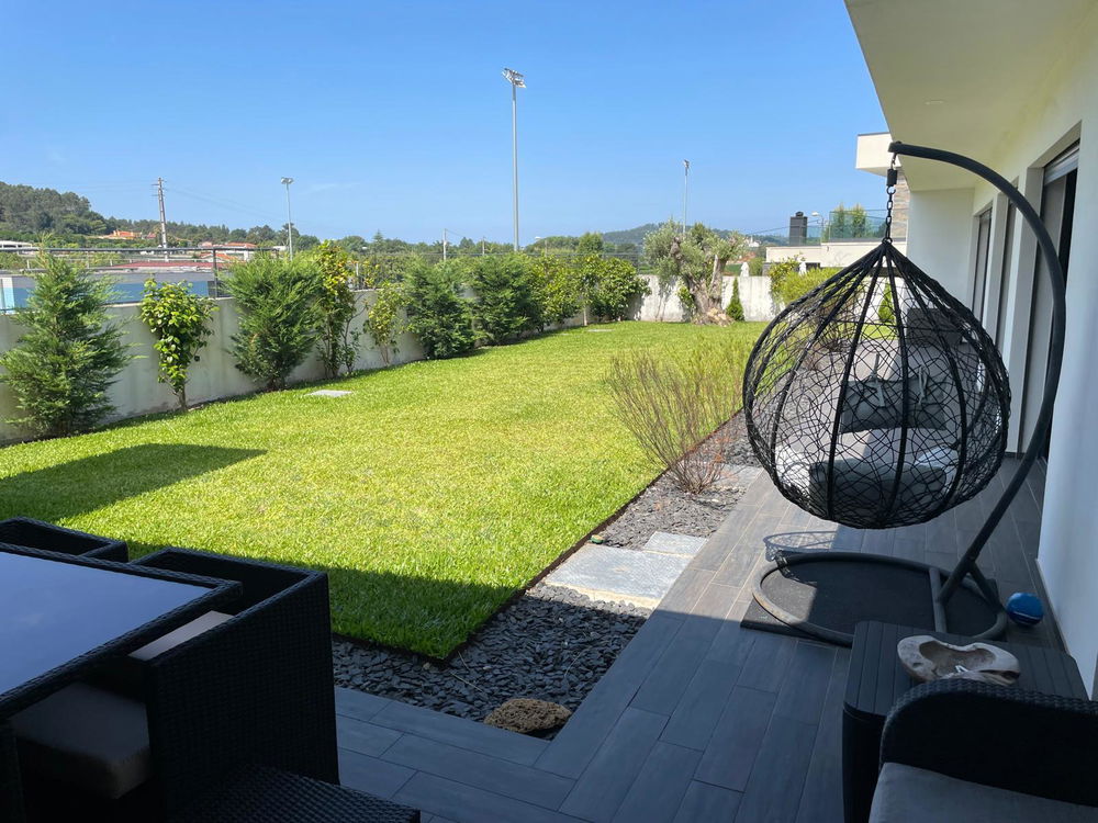 3-bedroom single-storey villa with garden in VilaNovadeFamalicão. 3706777662