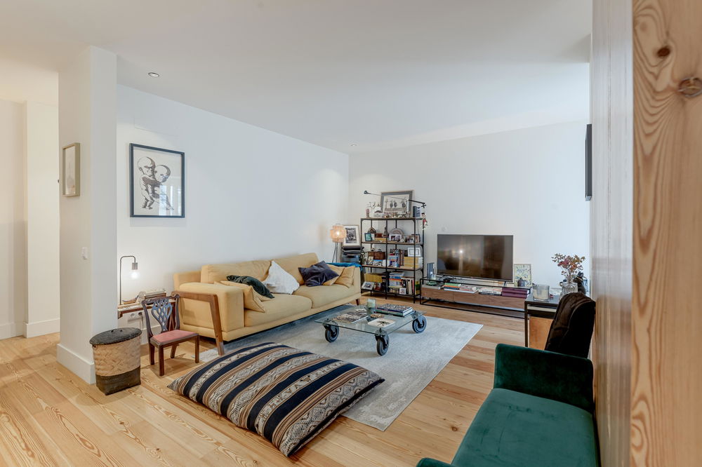 2-Bedroom apartment with private terrace in Restelo, Lisbon 3669996025