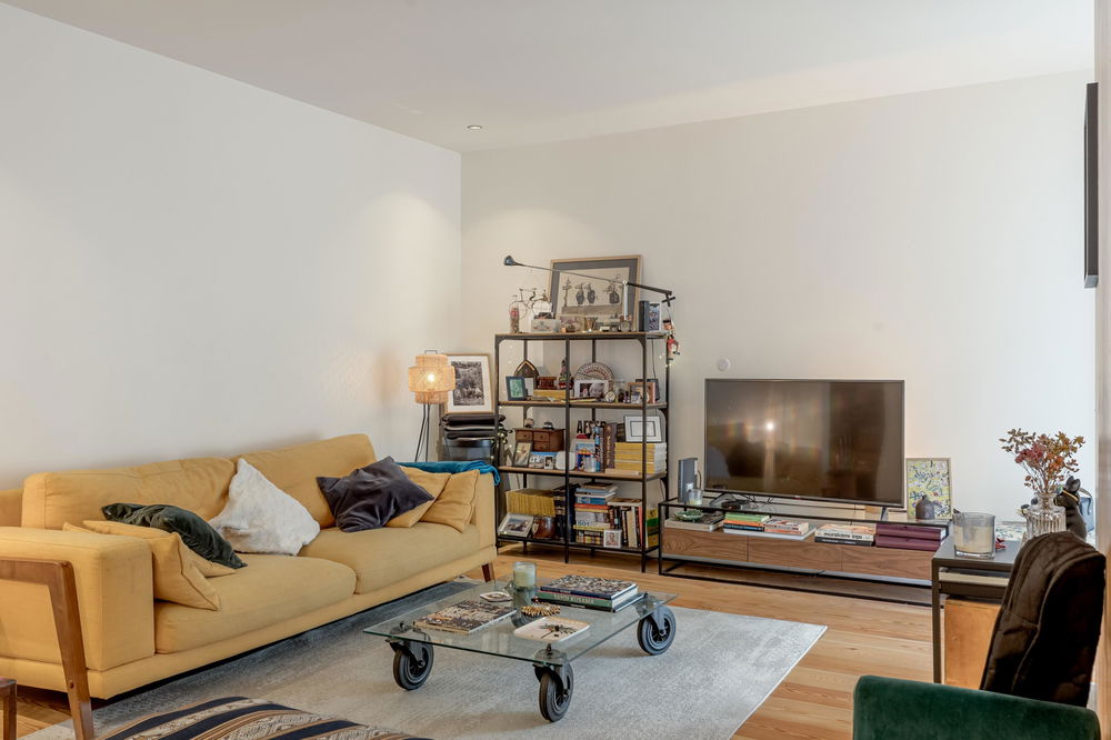 2-Bedroom apartment with private terrace in Restelo, Lisbon 3669996025