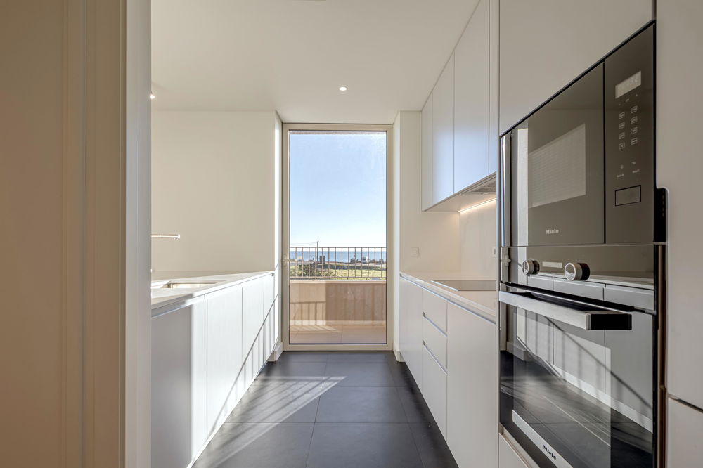 2 bedroom apartment with balcony and sea view, in Quarteira. 3404218311