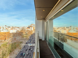 Apartamento T6 com varanda, Campo Pequeno, Lisboa. 3917228053