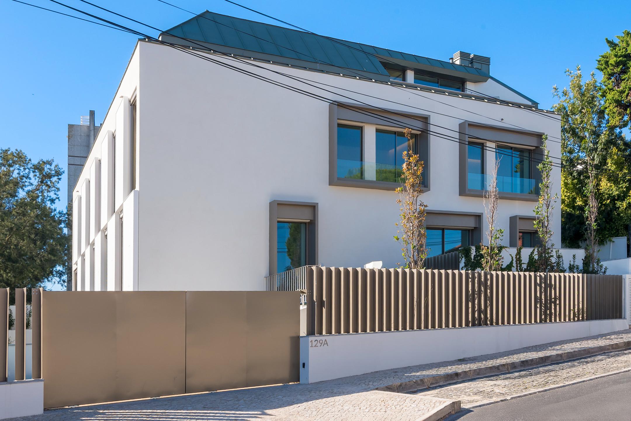 3-bedroom duplex apartment in the Westhouse condominium Cascais