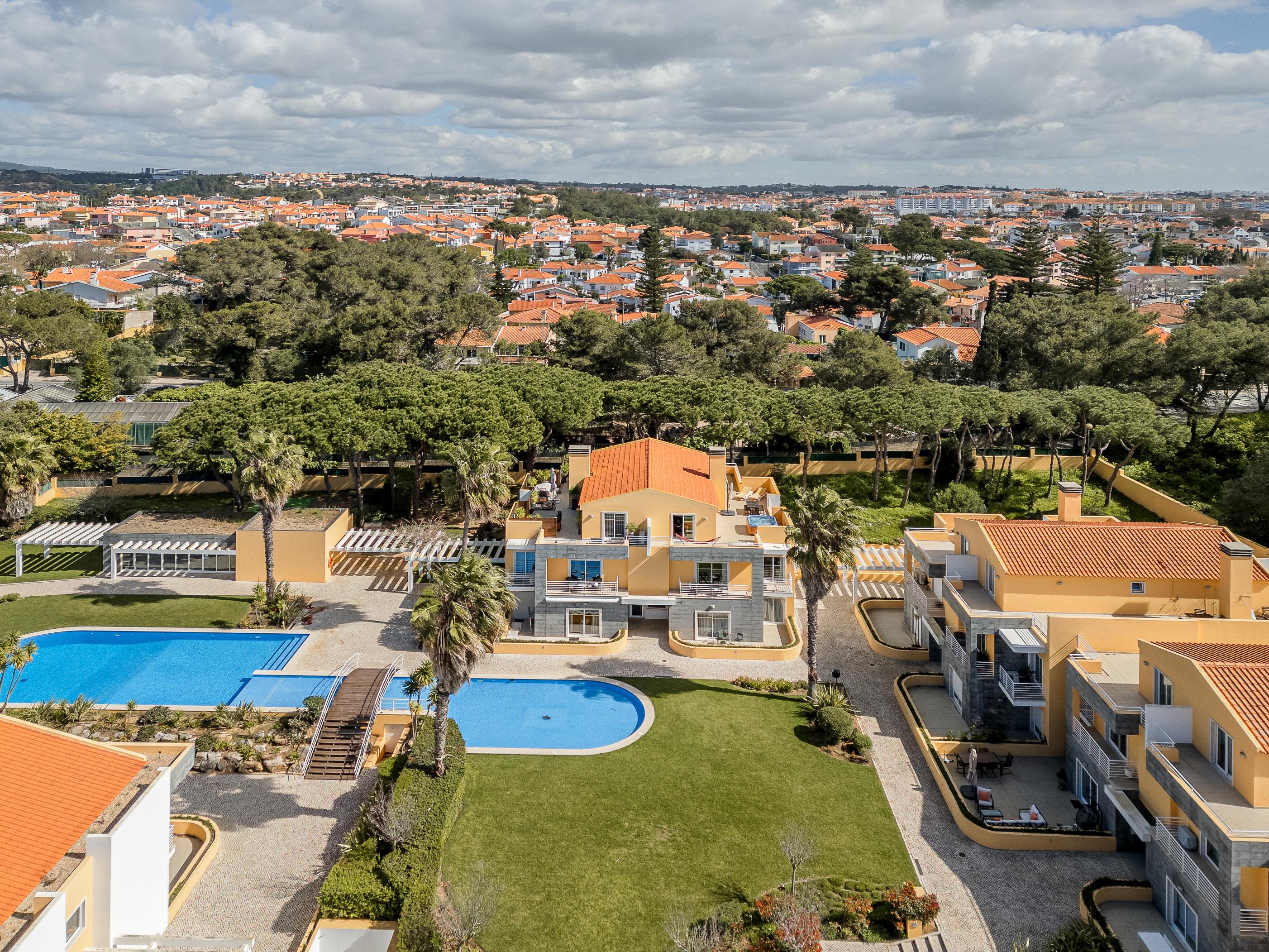 3-bedroom apartment condominium in Birre Cascais