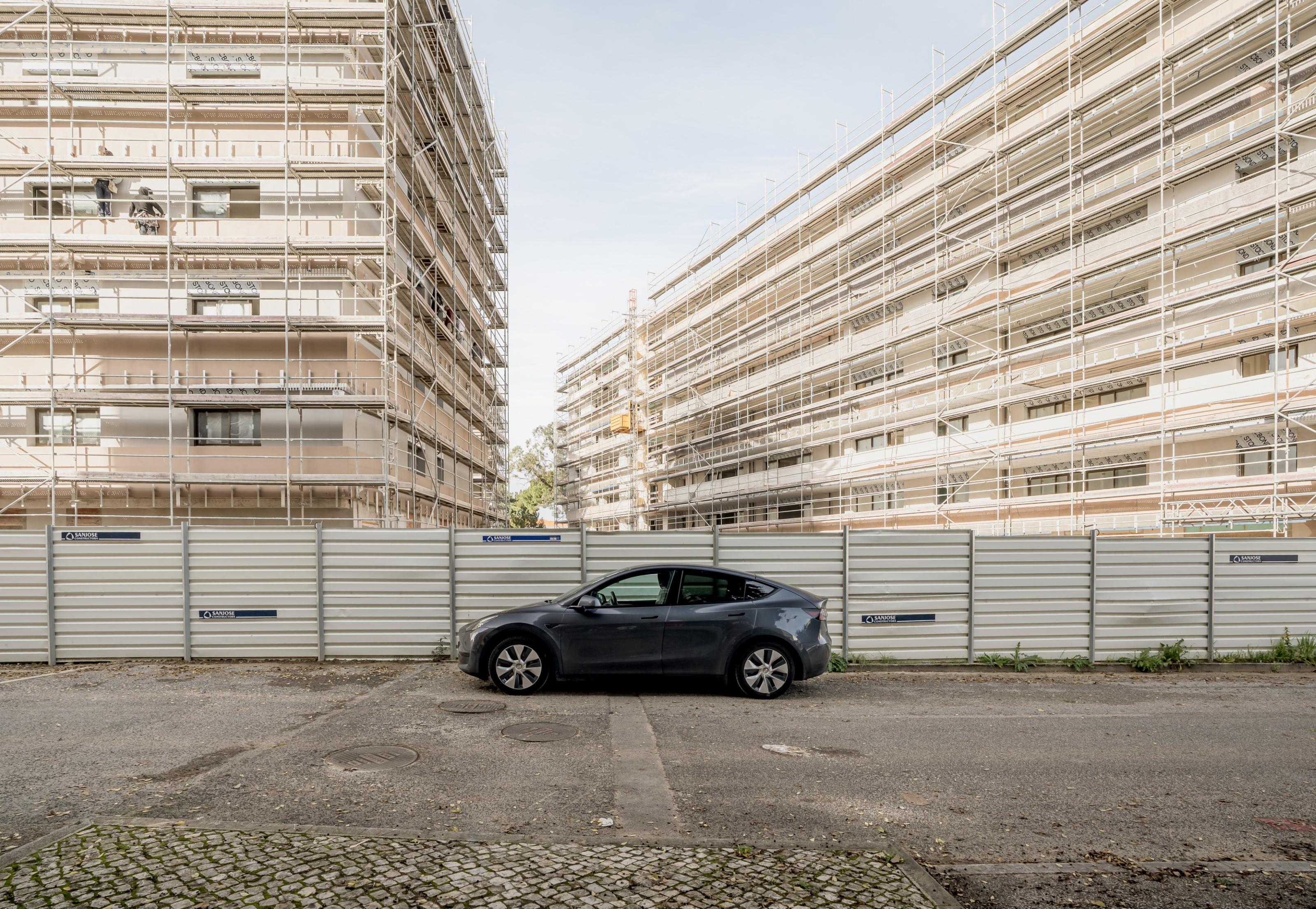 2 bedroom apartment with balcony in Telheiras Lisbon