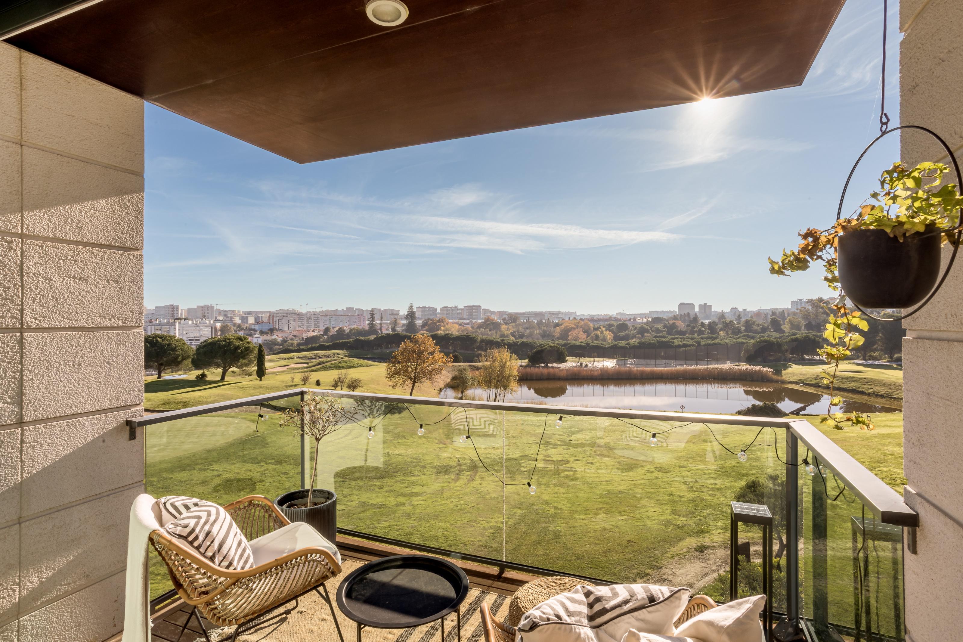 2-bedroom apartment with swimming pool at Quinta dos Alcoutins