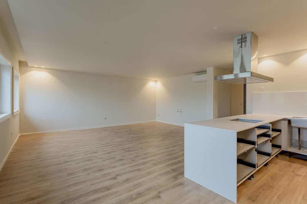 4-bedroom apartment with balcony and garage Antas Porto 2369395421