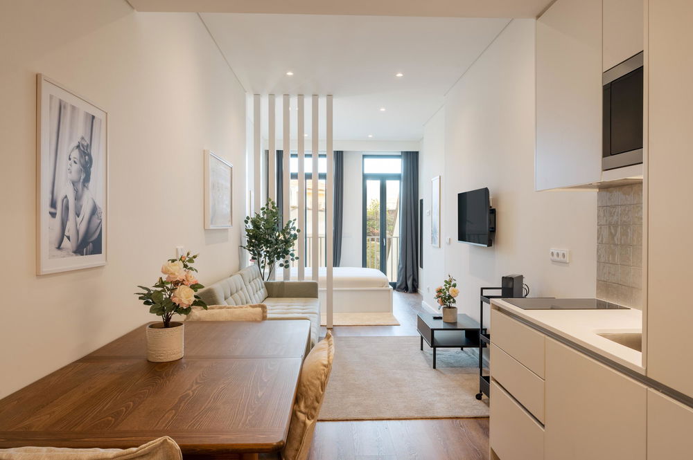 2-bedroom apartment with balcony in downtown Porto 3933221893