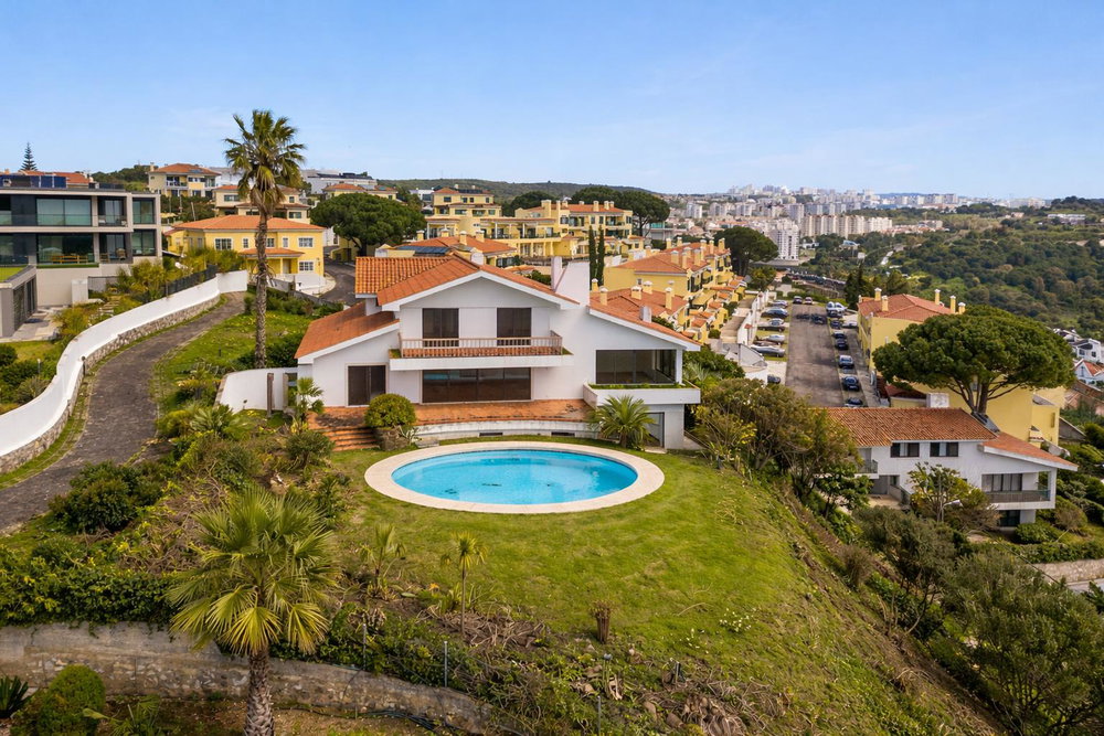 6-Bedroom Villa with garage and swimming pool, in Queijas, Carnaxide. 1424874503