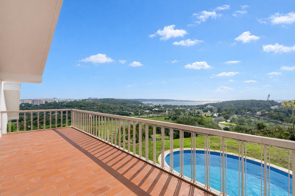 6-Bedroom Villa with garage and swimming pool, in Queijas, Carnaxide. 1424874503