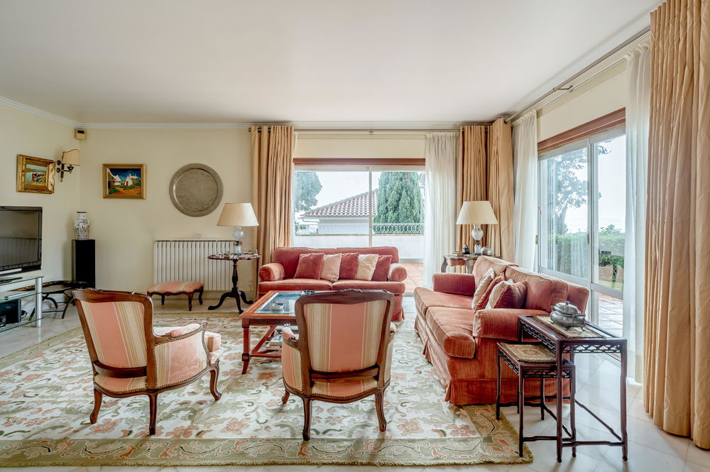4+1 Bedroom Villa with garden and garage, in Estoril, Cascais 83115283