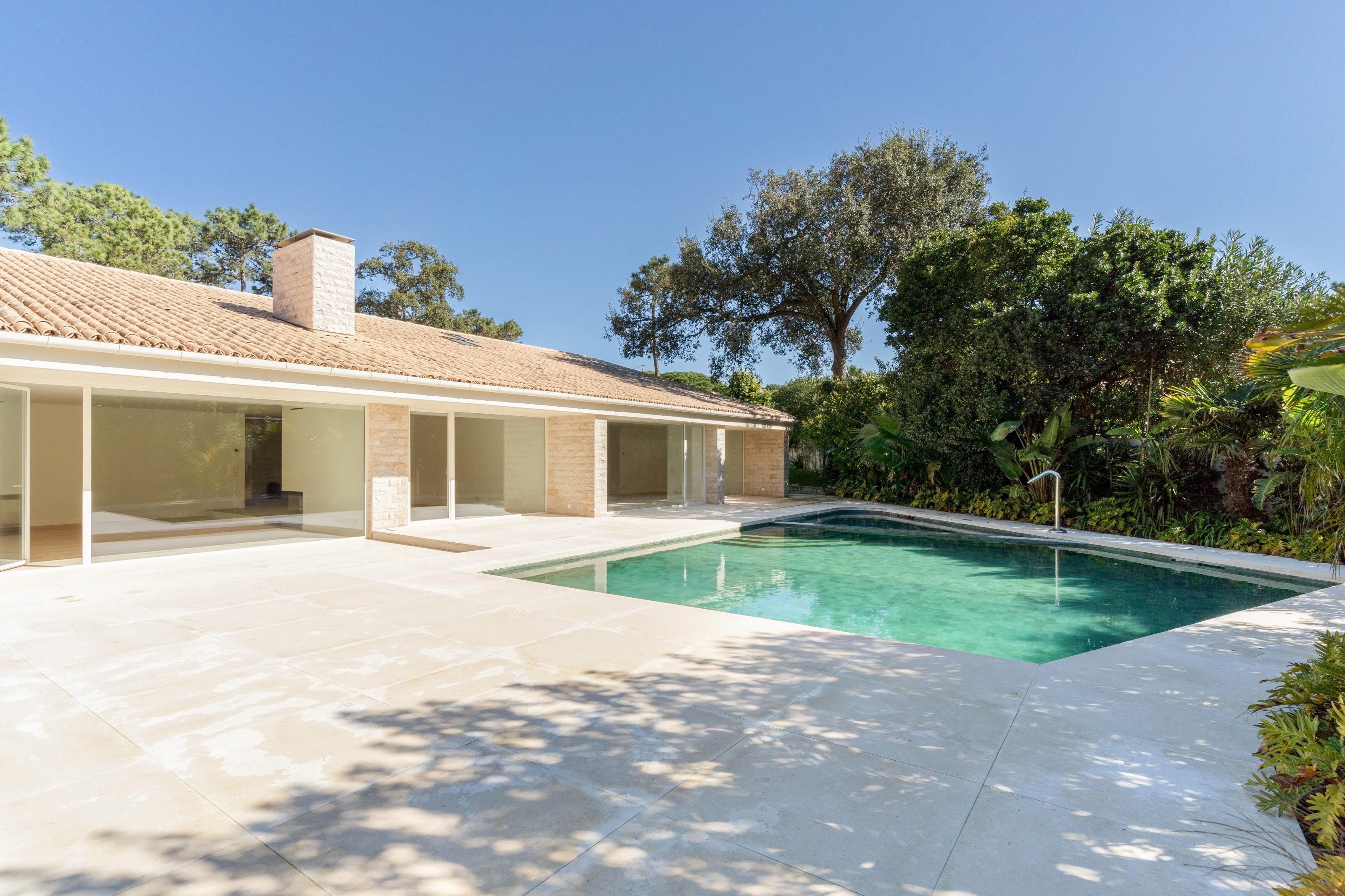 Single-story T4+1 villa pool Quinta da Marinha Cascais