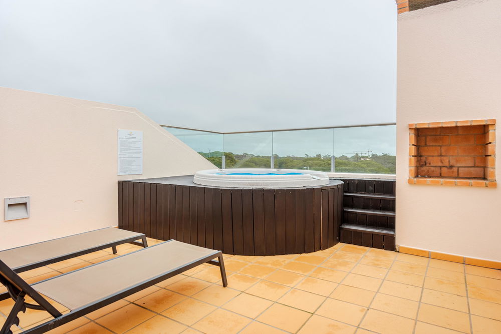 2-bedroom penthouse apartment in Vale do Lobo, Algarve 3372128745