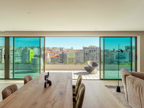 4 Bedroom duplex w pool Linea Residences Avenidas Novas 3981419785