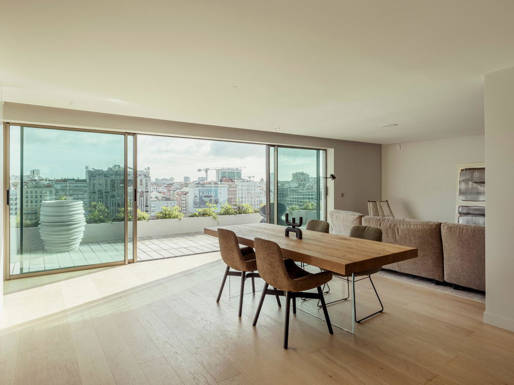 4 Bedroom duplex w pool Linea Residences Avenidas Novas 3981419785