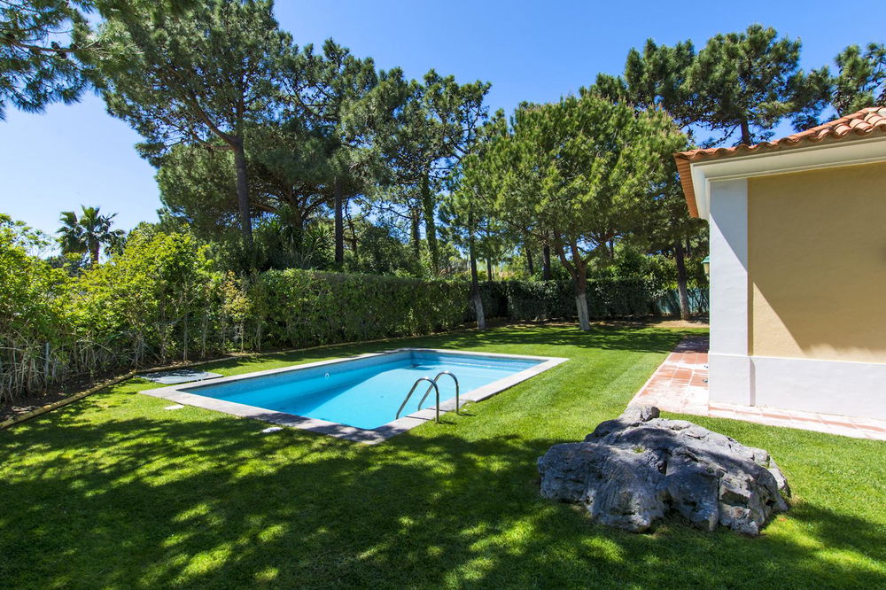 4-bedroom villa with swimming pool, in Quinta da Marinha, Cascais 1922540323