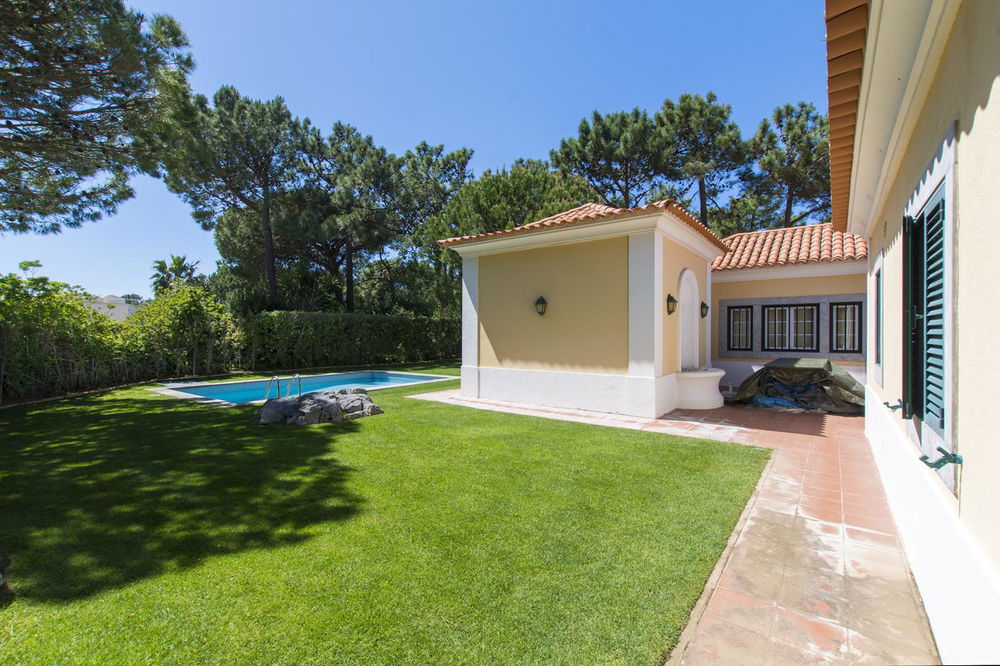 4-bedroom villa with swimming pool, in Quinta da Marinha, Cascais 1922540323