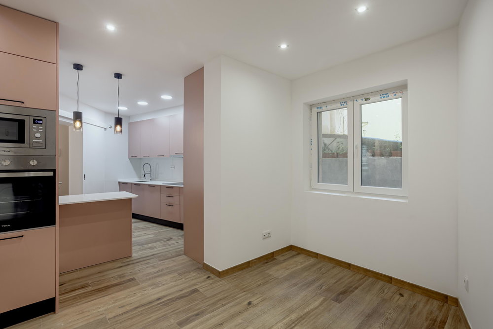 2-bedroom apartment with terrace in Lapa, Lisbon 3621850107