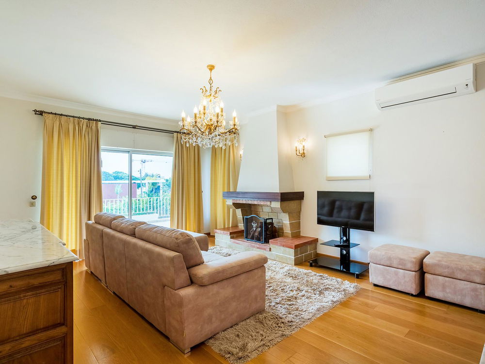 4-bedroom villa with swimming pool and garage, in Vilamoura, Algarve 2957114046