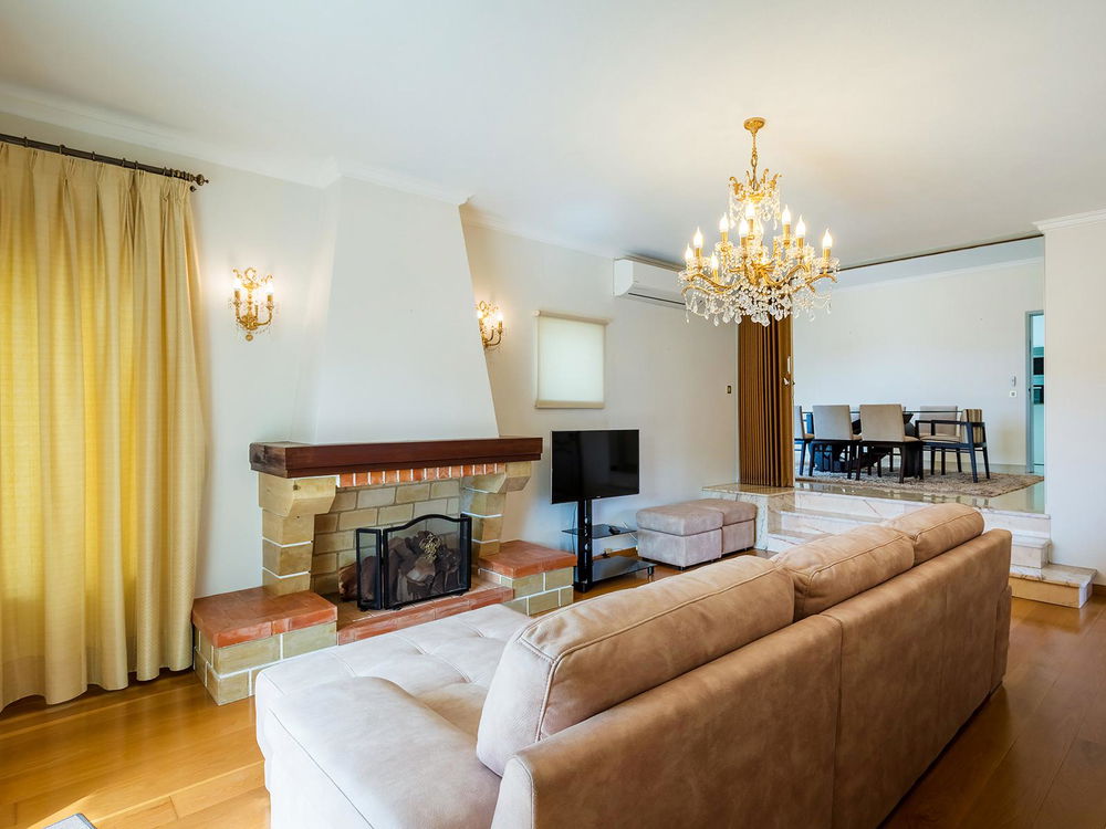 4-bedroom villa with swimming pool and garage, in Vilamoura, Algarve 2957114046