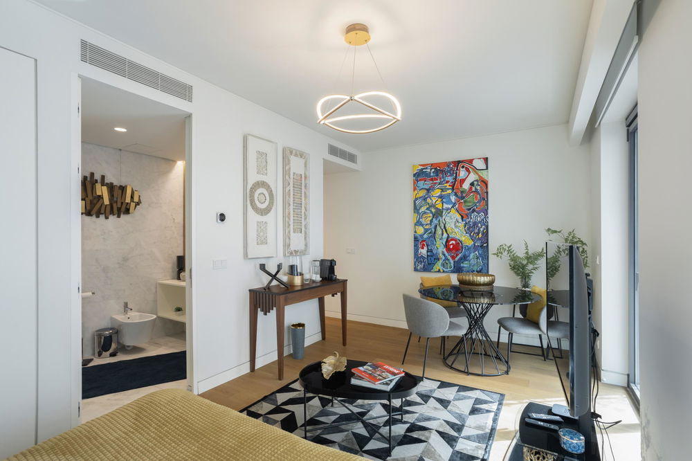 Studio apartment with balcony and parking, in Lisbon 646326637