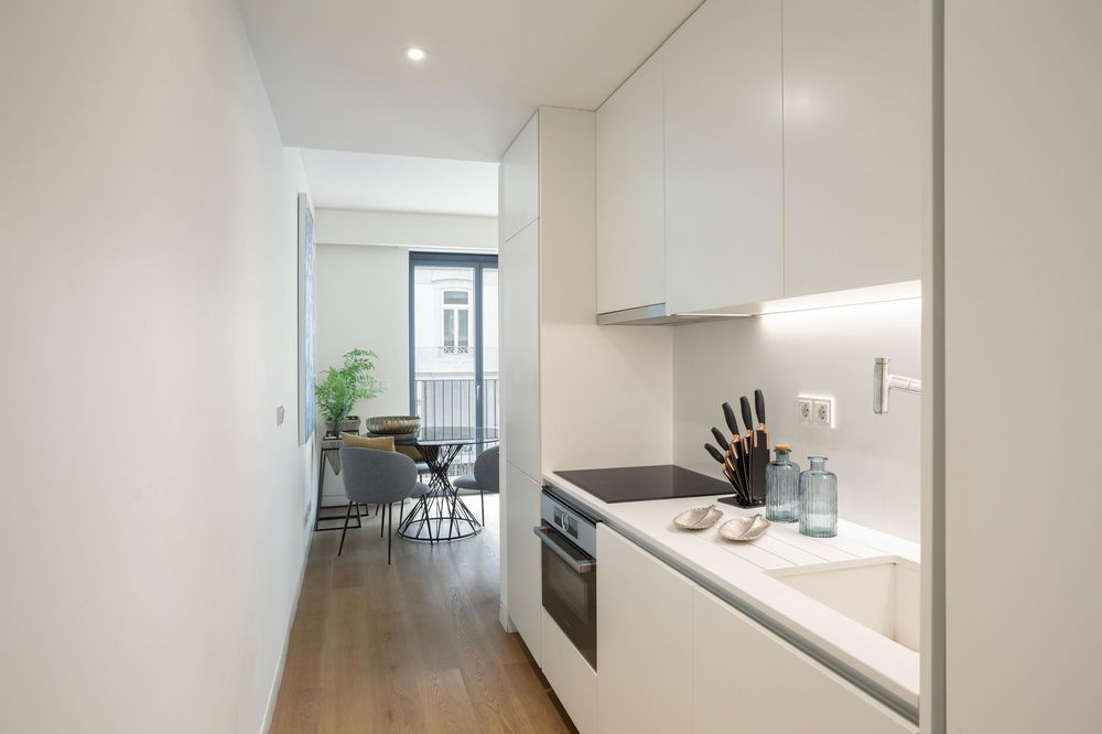 Studio apartment with balcony and parking, in Lisbon 646326637