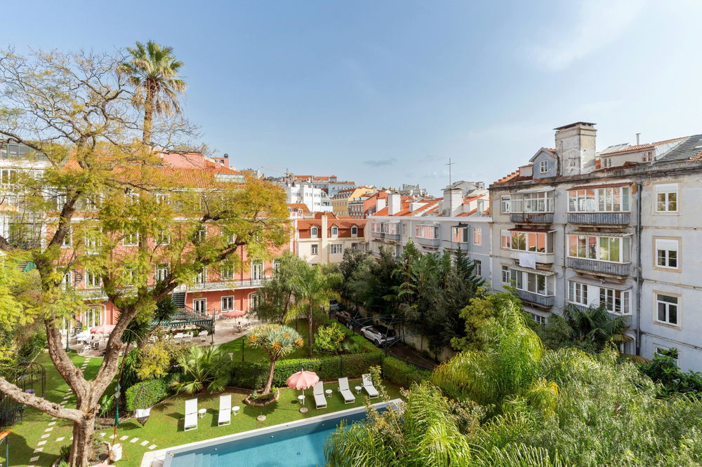 5+1-bedroom apartment for renovation, in Príncipe Real, Lisbon 798327293