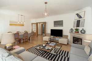 4-bedroom villa with garage, in a gated condominium, Manique, Cascais. 218842233