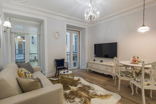 One-bedroom apartment with balcony in Chiado, Lisbon 2552722999