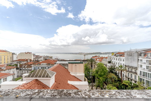 2-bedroom apartment in the heart of Chiado, Lisbon 952545080