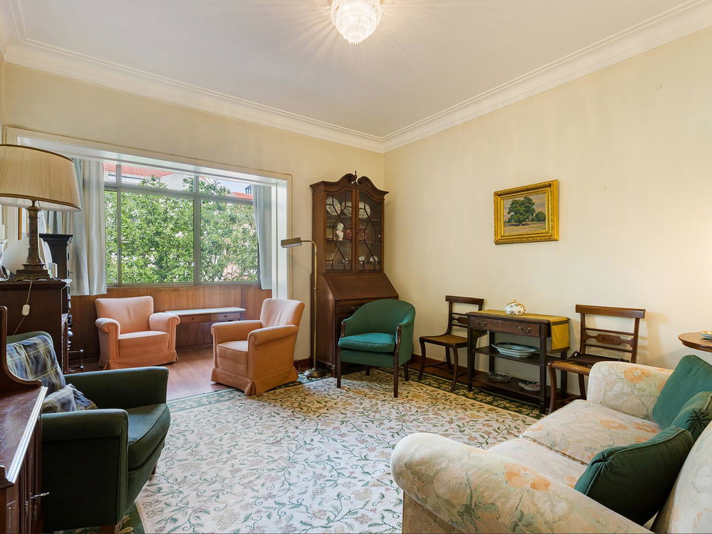 4-bedroom apartment with balcony and parking in Lisbon 1928908408