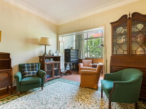 4-bedroom apartment with balcony and parking in Lisbon 1928908408