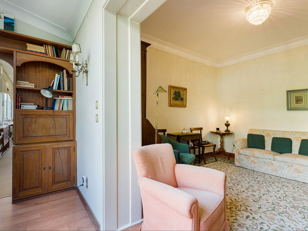 4-bedroom apartment with balcony and parking in Lisbon 1928908408