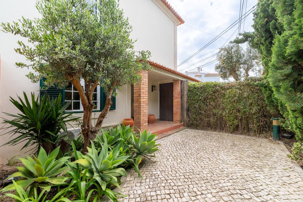 Moradia T4+1 com jardim na Areia em Cascais 3821794994