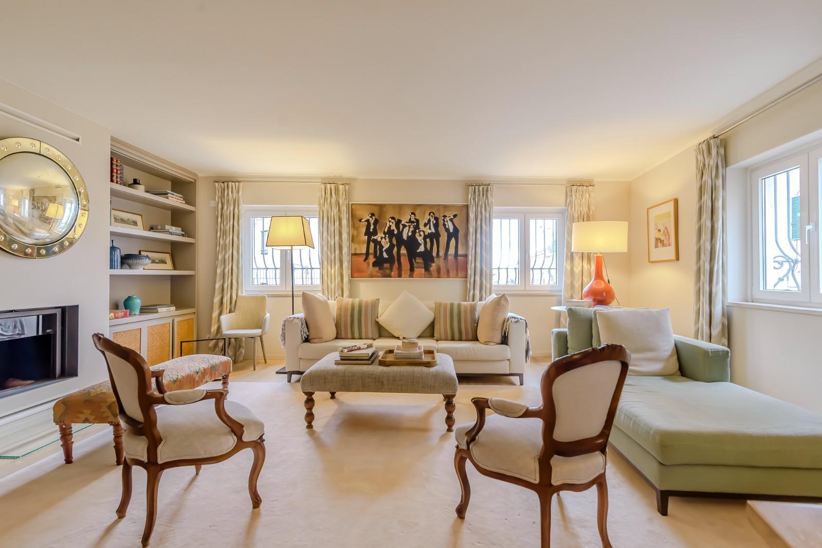 5+1-bedroom triplex apartment in Lapa Lisbon
