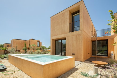 Three-bedroom villa with garden, swimming pool and garage, in the Algarve 759166088