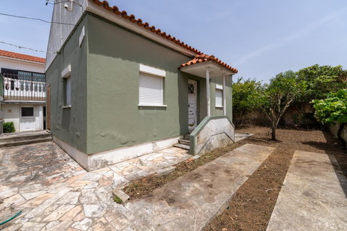 2-bedroom villa for full renovation, in Sassoeiros, Carcavelos 3212745065