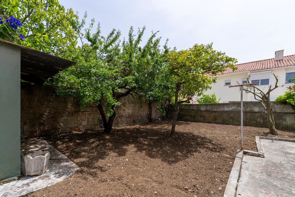 2-bedroom villa for full renovation, in Sassoeiros, Carcavelos 3212745065