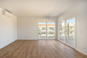 3 Bedroom apartment with balcony, in Barreiro 3443725909