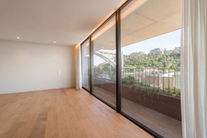 3-bedroom apartment on the riverfront, in Massarelos, Porto 727890551