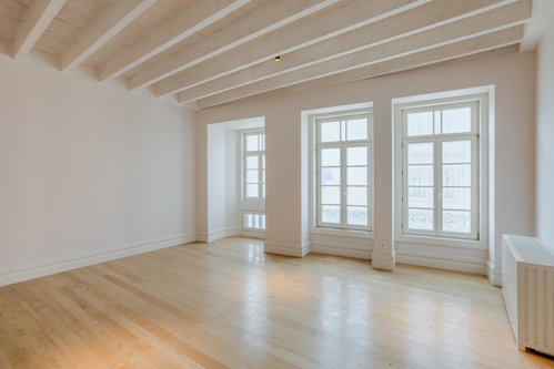 3-bedroom apartment on Rua Mouzinho da Silveira, in downtown Porto 44872534