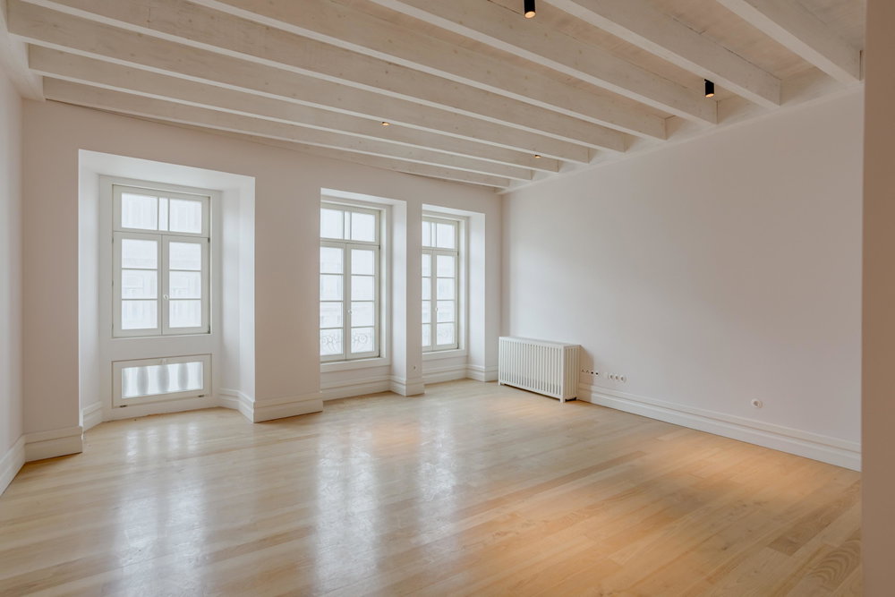 3-bedroom apartment on Rua Mouzinho da Silveira, in downtown Porto 44872534