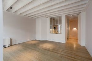 3-bedroom apartment on Rua Mouzinho da Silveira, in downtown Porto 44872534