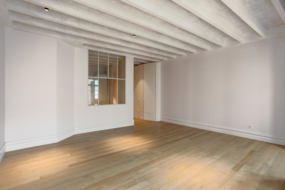 3-bedroom apartment on Rua Mouzinho da Silveira, in downtown Porto 44872534